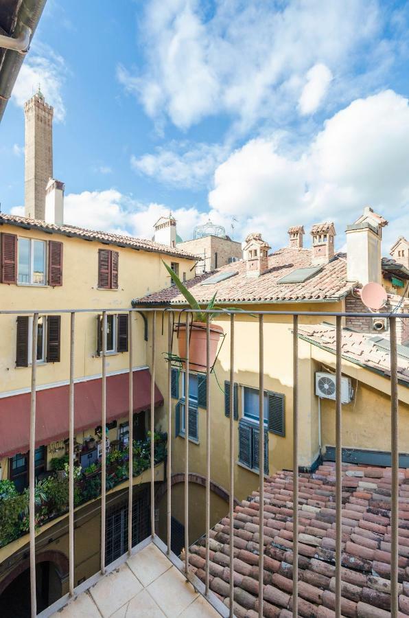 Lupari Apartment, Palazzo Storico Sotto Le Due Torri Bolonia Zewnętrze zdjęcie