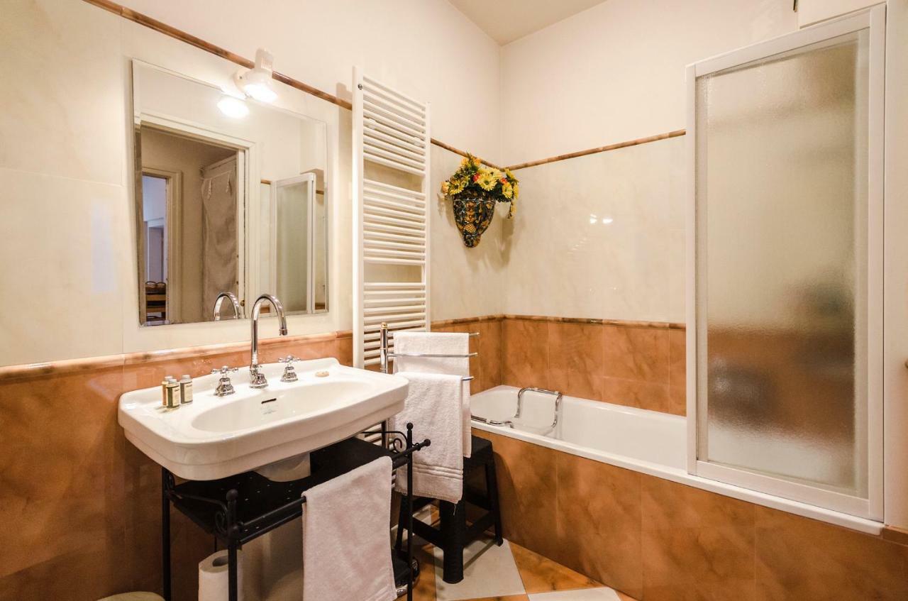 Lupari Apartment, Palazzo Storico Sotto Le Due Torri Bolonia Zewnętrze zdjęcie